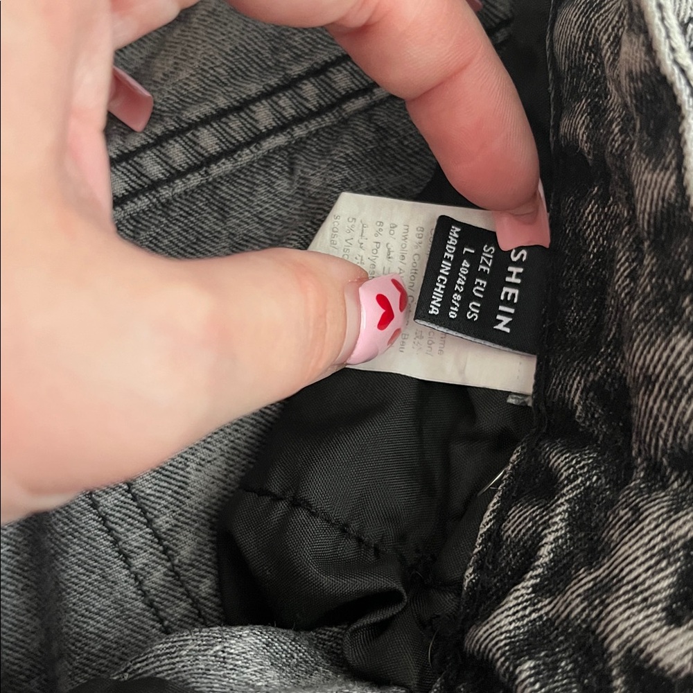 SHEIN Ripped Jeans - Picture 3 of 3
